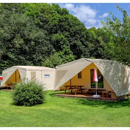 6 People Resort